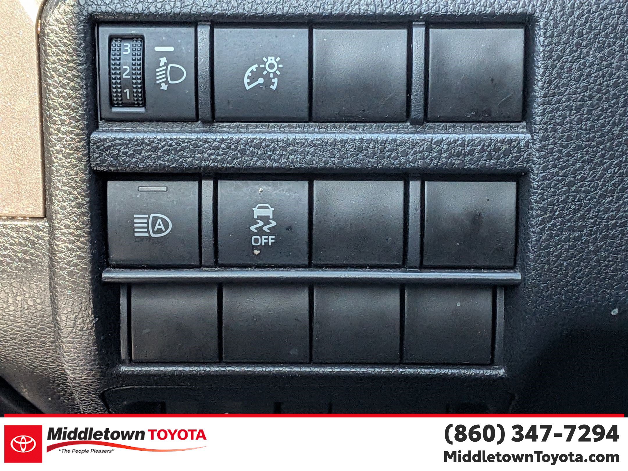 Certified 2024 Toyota Tacoma SR5 AWD/4WD image 18