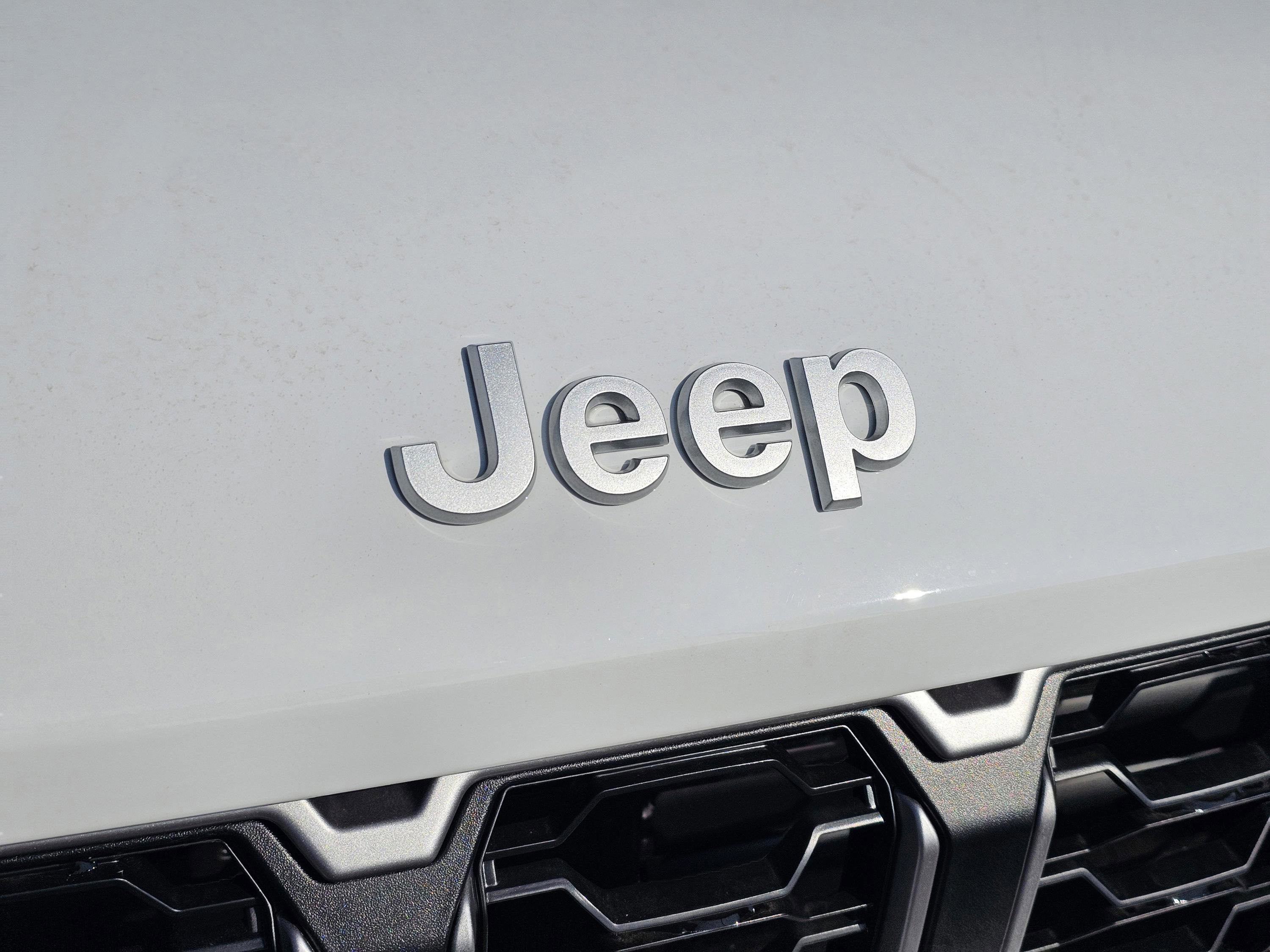 New 2026 Jeep Grand Cherokee Limited image 3