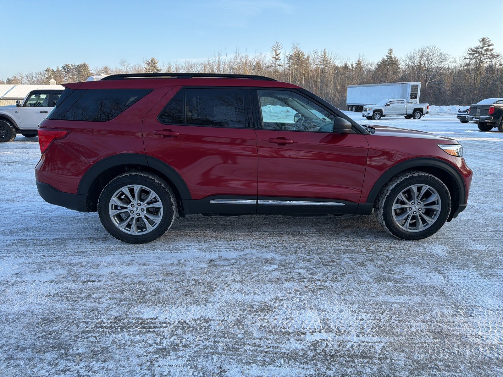 Used 2020 Ford Explorer XLT w/ Equipment Group 202A image 9