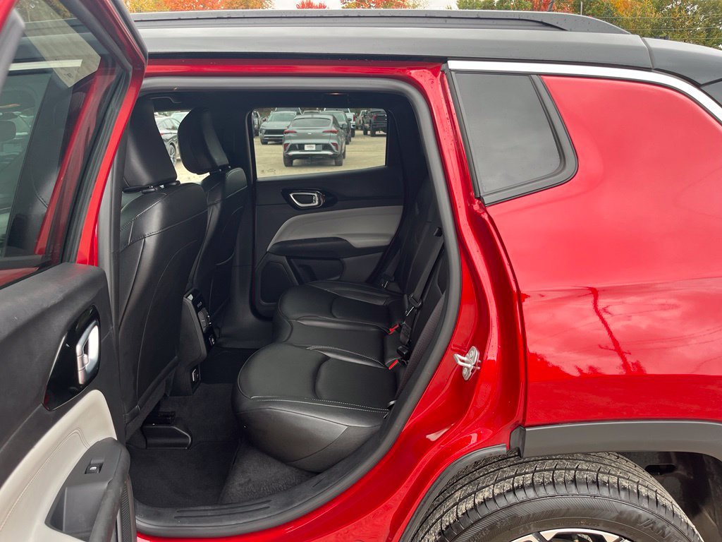 Used 2025 Jeep Compass Limited AWD/4WD image 27