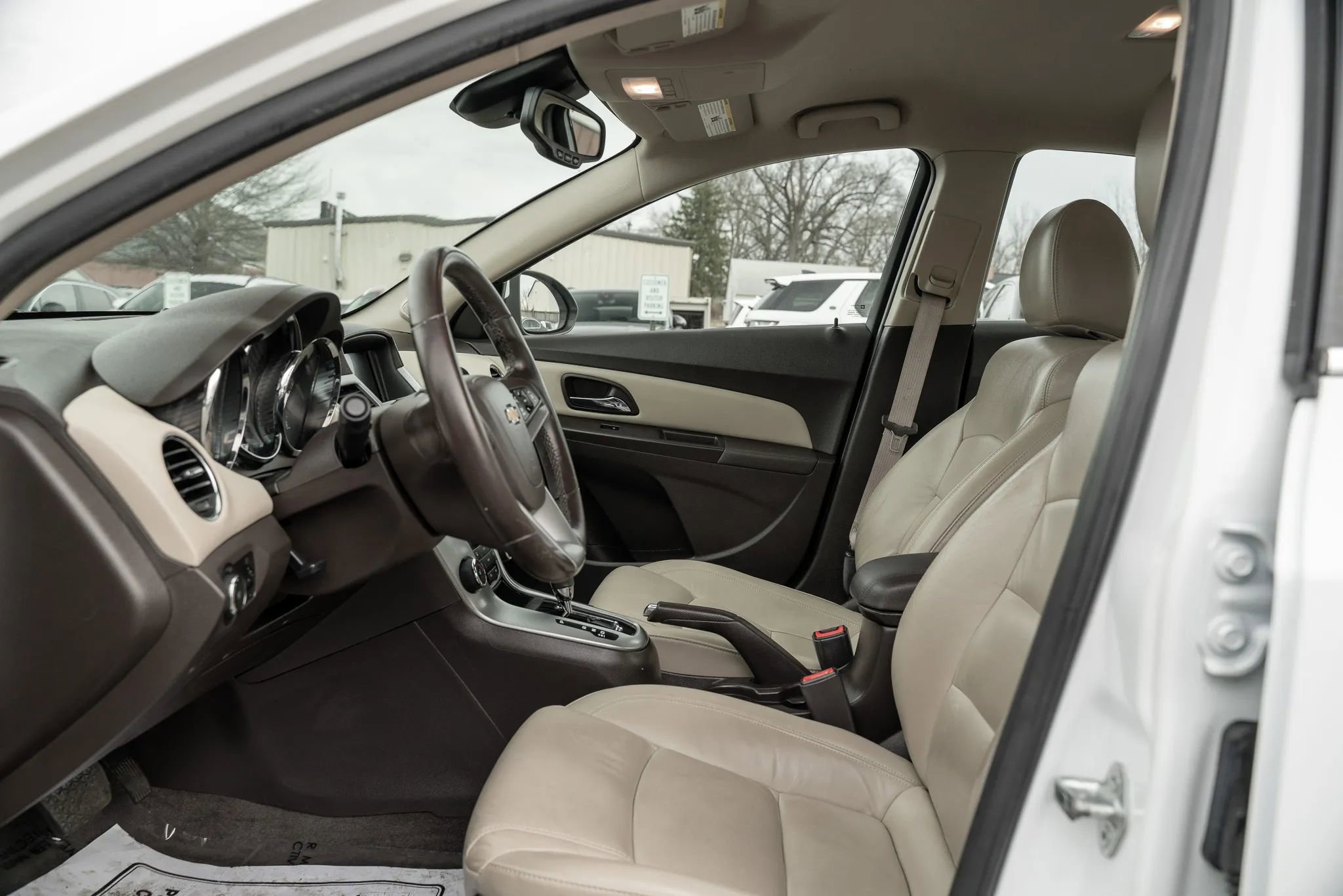 Used 2013 Chevrolet Cruze LTZ FWD image 7