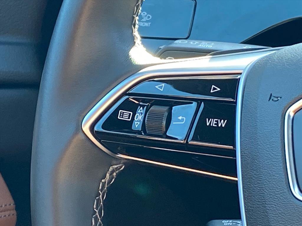 Used 2024 Audi Q8 e-tron Premium Plus image 6