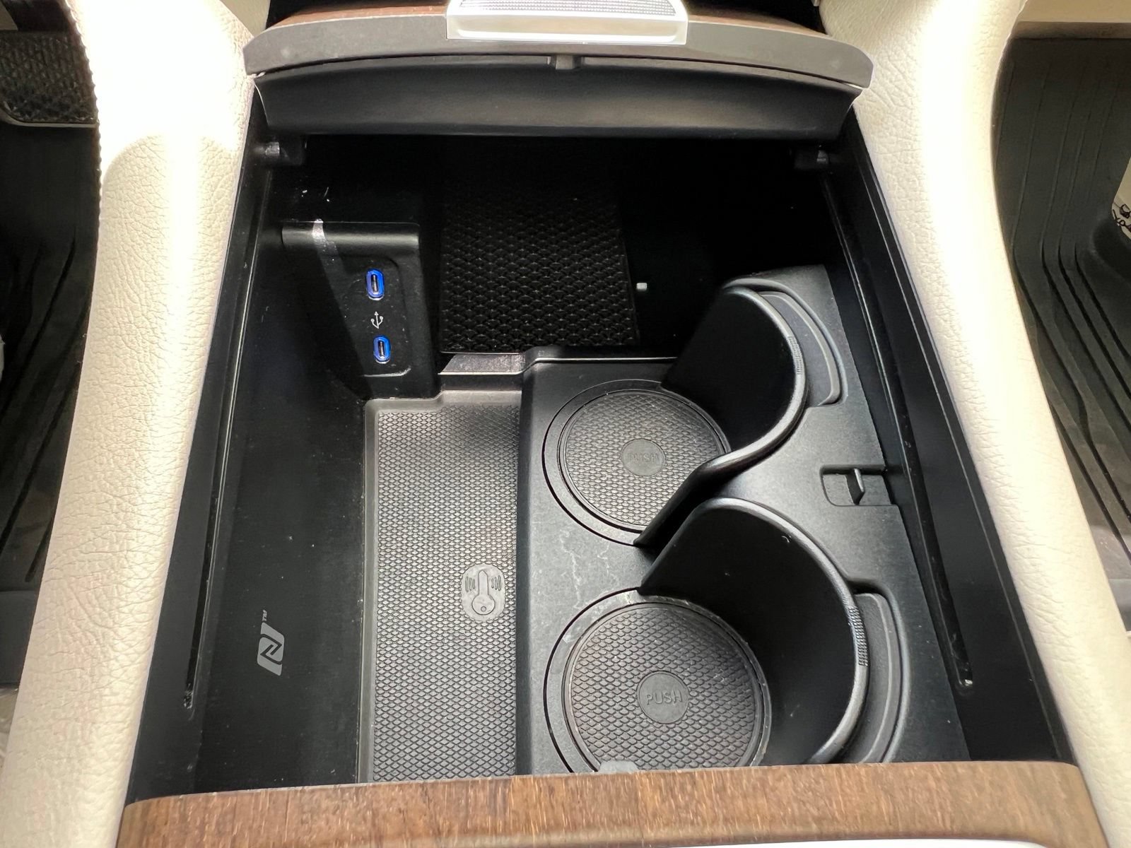 Used 2022 Mercedes-Benz EQS 580 4MATIC Sedan image 45