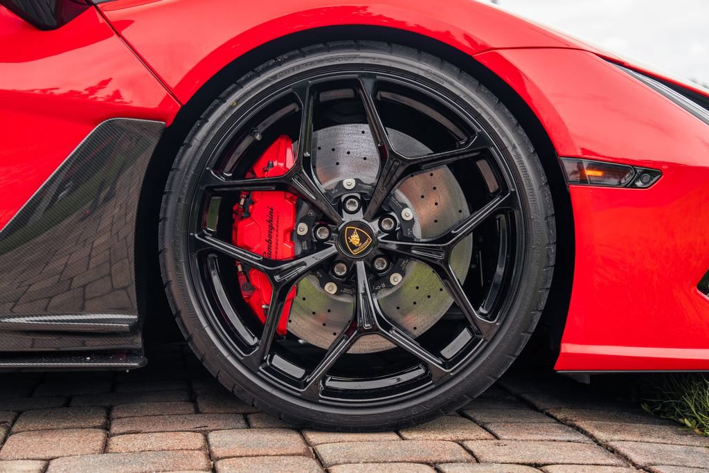 Used 2025 Lamborghini Revuelto AWD/4WD image 15