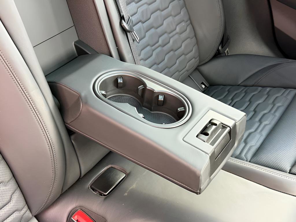 Used 2022 Audi e-tron GT Prestige image 31