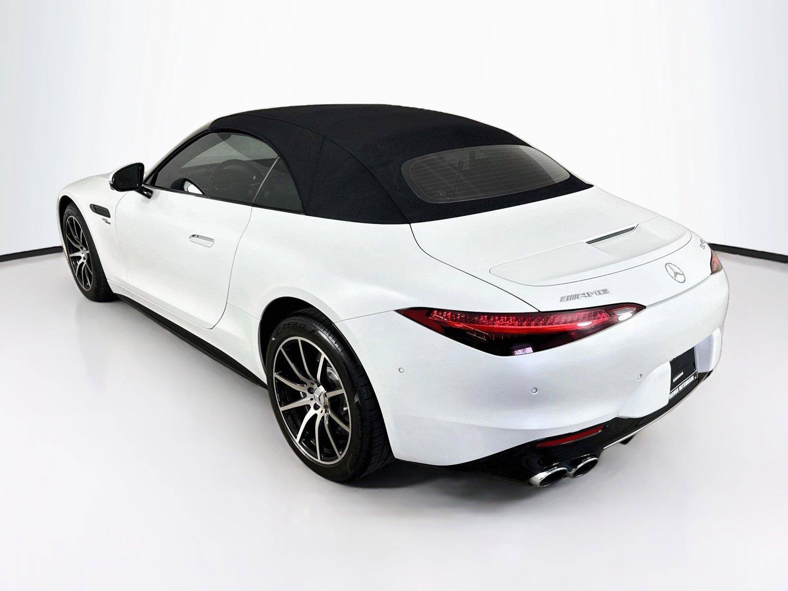Used 2023 Mercedes-Benz SL 43 AMG w/ Driver Assistance Package image 3