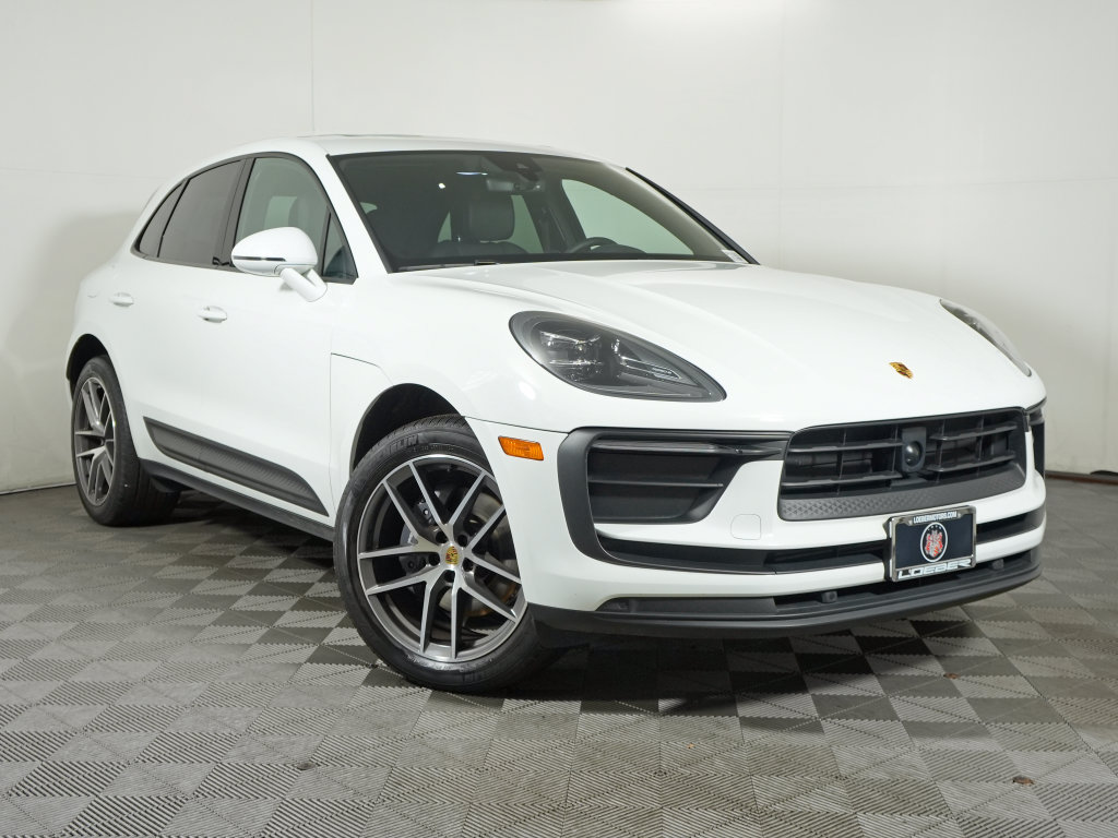 Certified 2023 Porsche Macan Turbo AWD/4WD image 9