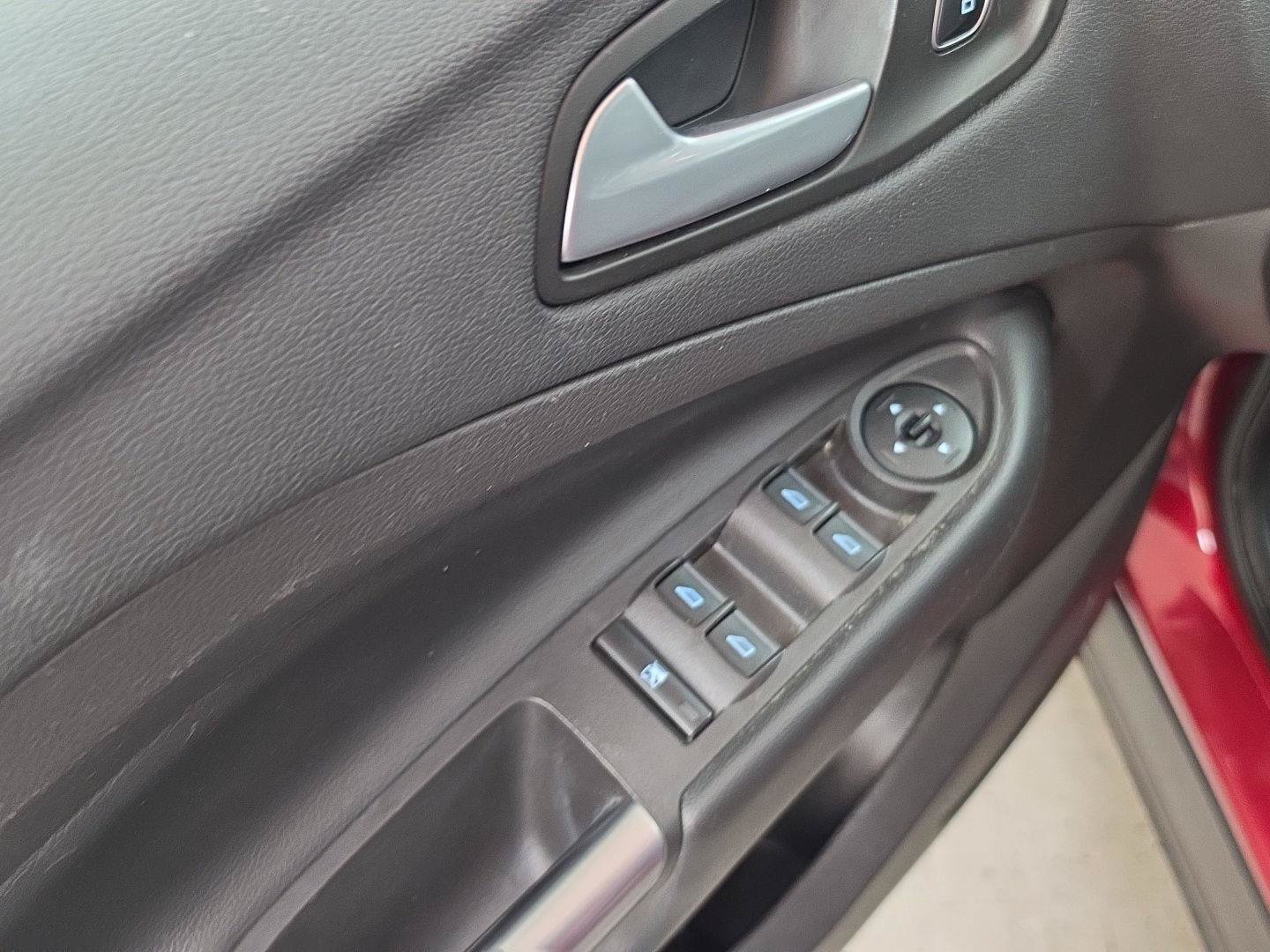 Used 2018 Ford Escape SE AWD/4WD image 12