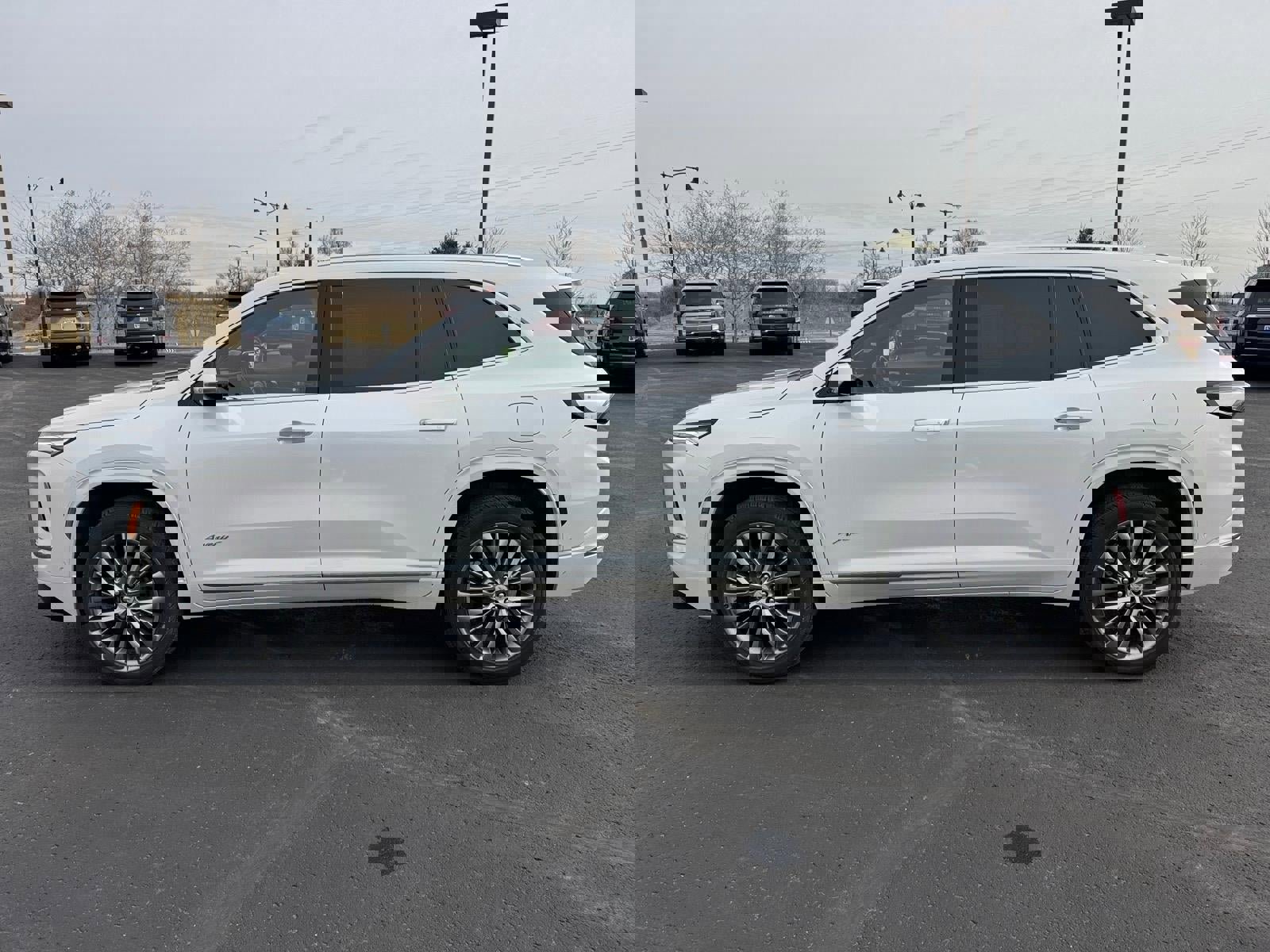 Used 2025 Buick Enclave Avenir w/ Super Cruise Package image 2