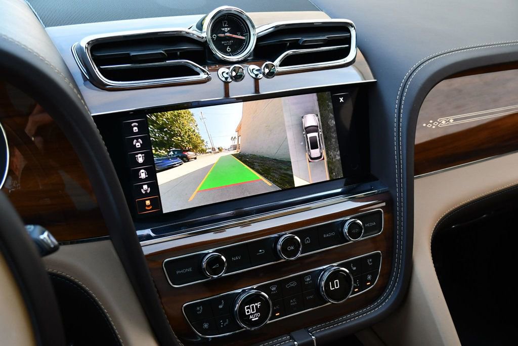 Used 2023 Bentley Bentayga Extended Wheelbase AWD/4WD image 59
