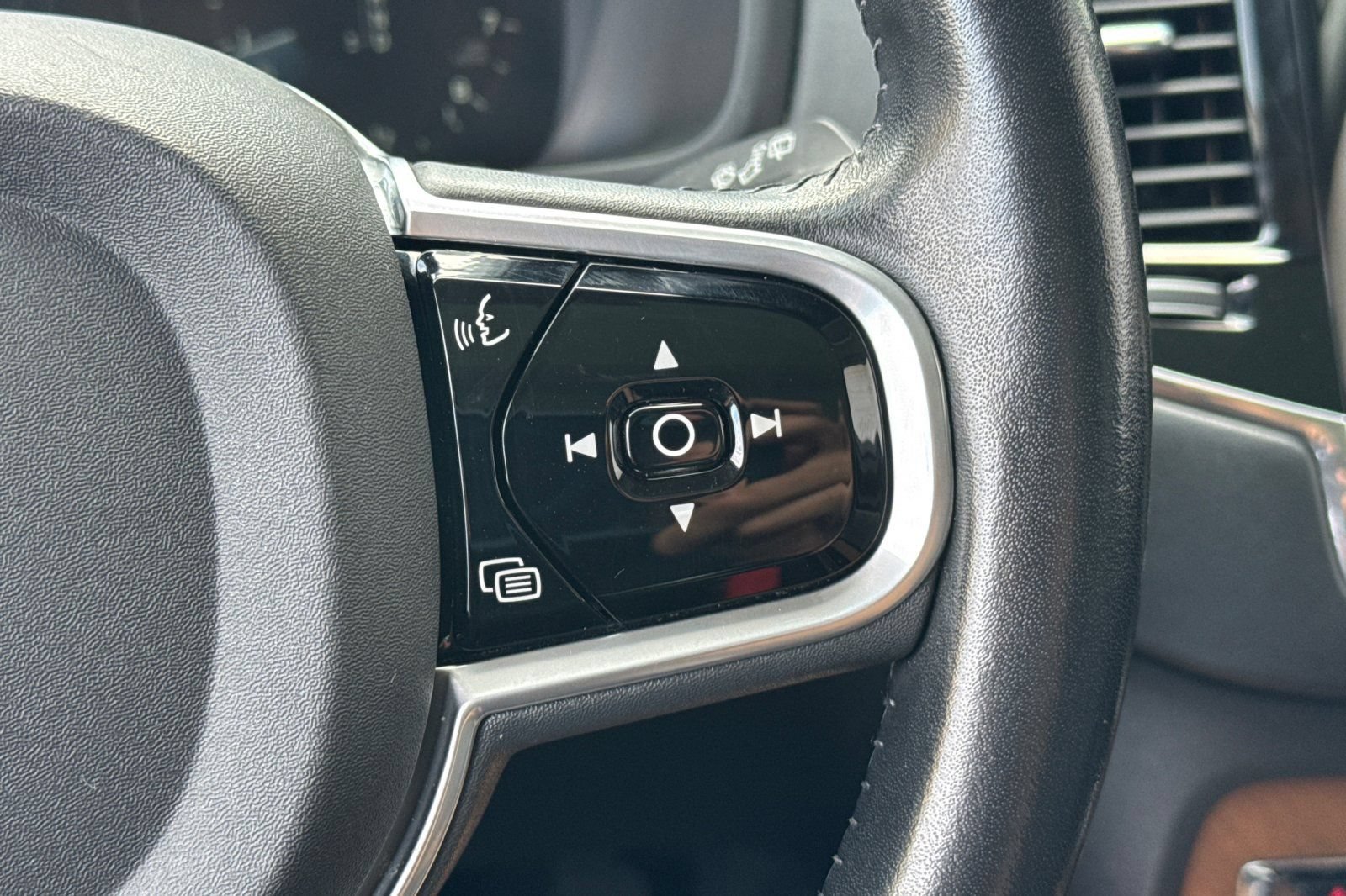 Used 2017 Volvo XC90 T6 Inscription w/ Vision Package AWD/4WD image 36