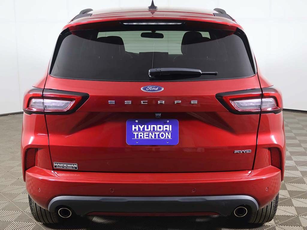 Used 2023 Ford Escape ST-Line w/ Tech Pack #1 AWD/4WD image 13