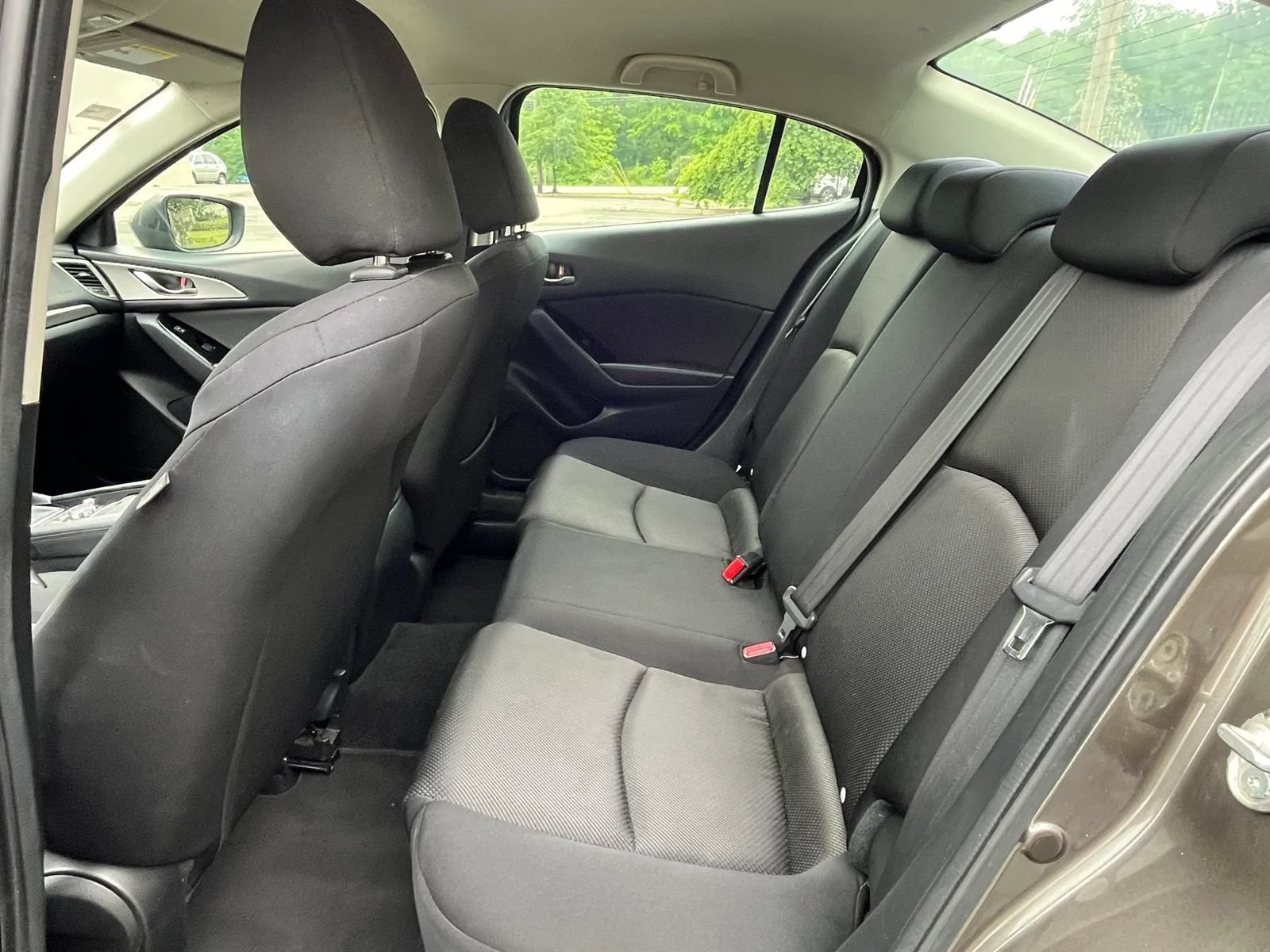 Used 2017 MAZDA MAZDA3 Sport FWD image 13