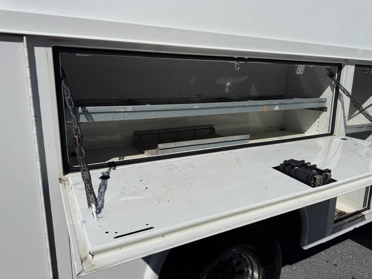 Used 2010 Chevrolet Express 3500 RWD image 35