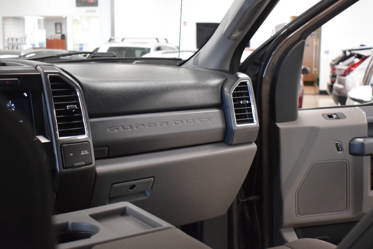 Used 2017 Ford F350 XLT w/ XLT Premium Package image 45