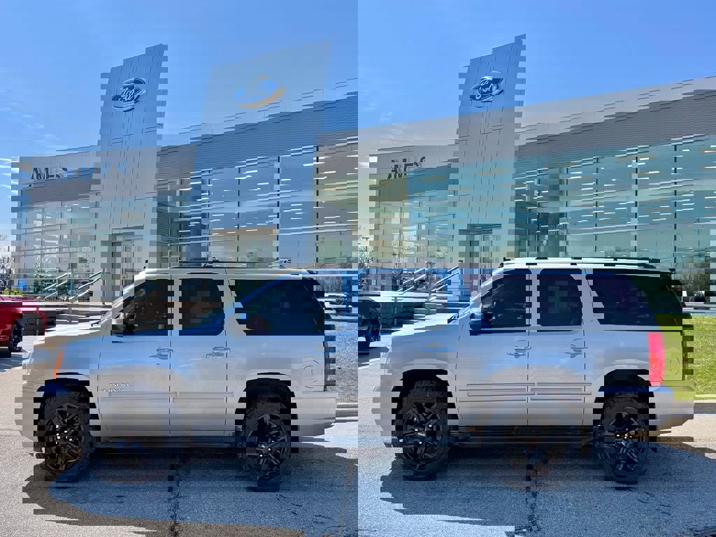 Used 2013 GMC Yukon XL SLT AWD/4WD image 3