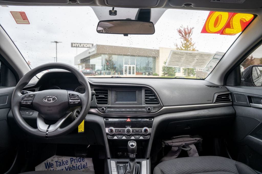 Used 2020 Hyundai Elantra SE w/ Winter Weather Package image 15