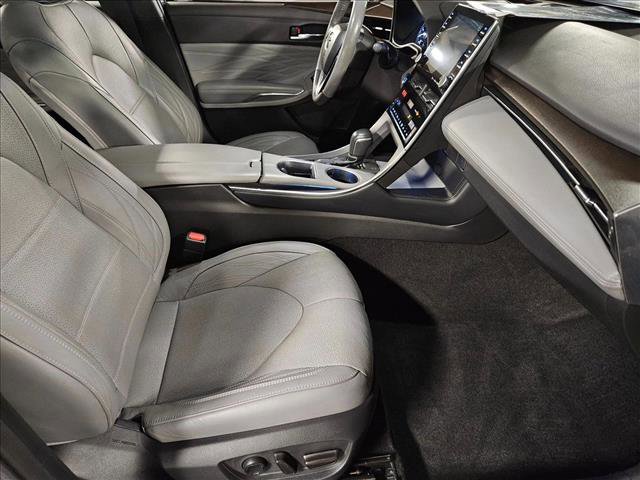Used 2019 Toyota Avalon Limited image 22