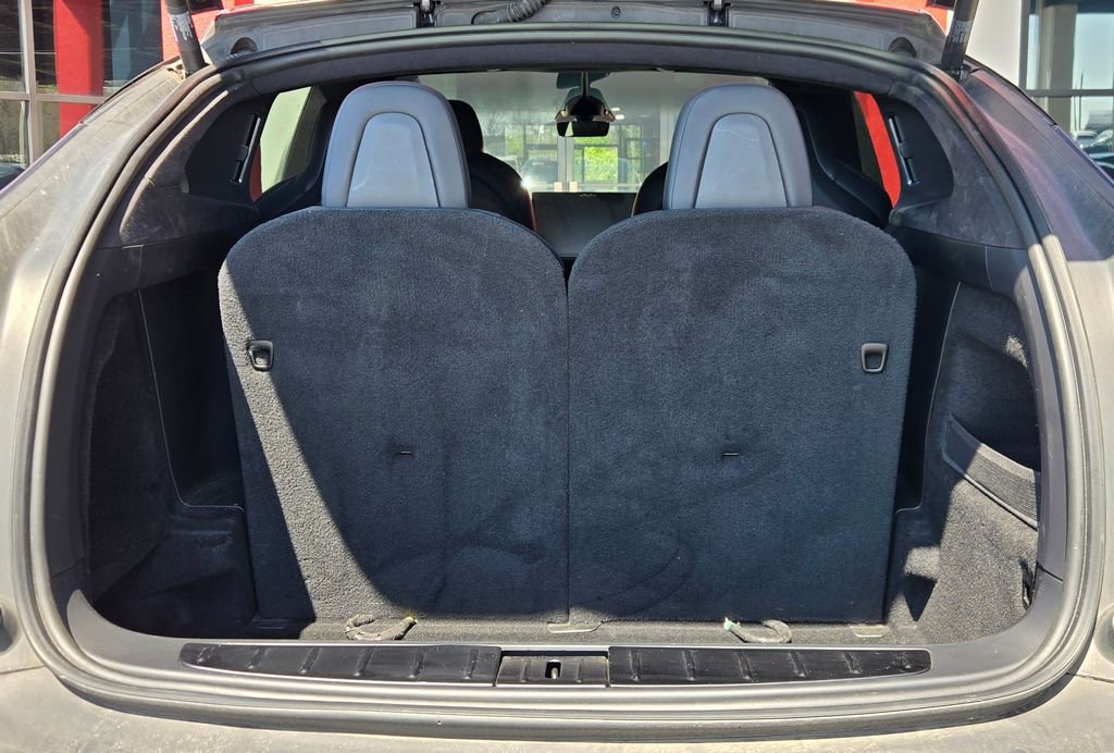 Used 2022 Tesla Model X Plaid image 25