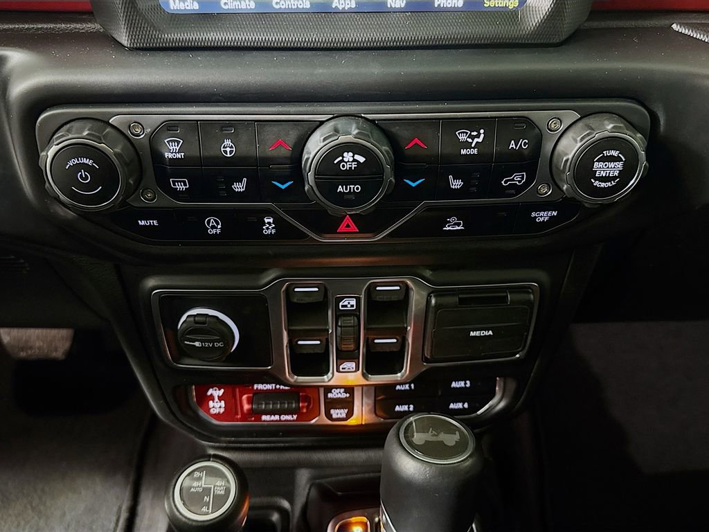 Used 2022 Jeep Wrangler Unlimited Rubicon w/ Cold Weather Group image 14