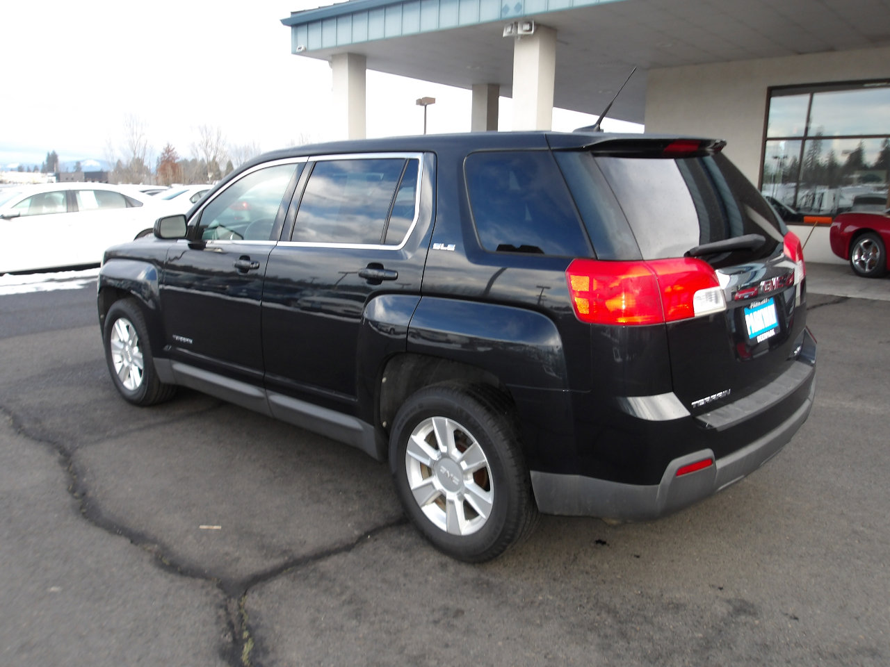 Used 2011 GMC Terrain SLE image 3