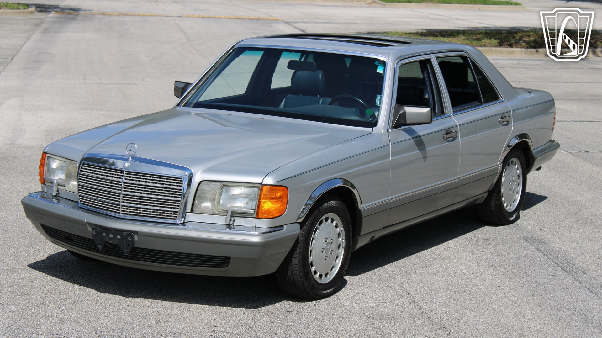 Used 1990 Mercedes-Benz 300 SE image 4