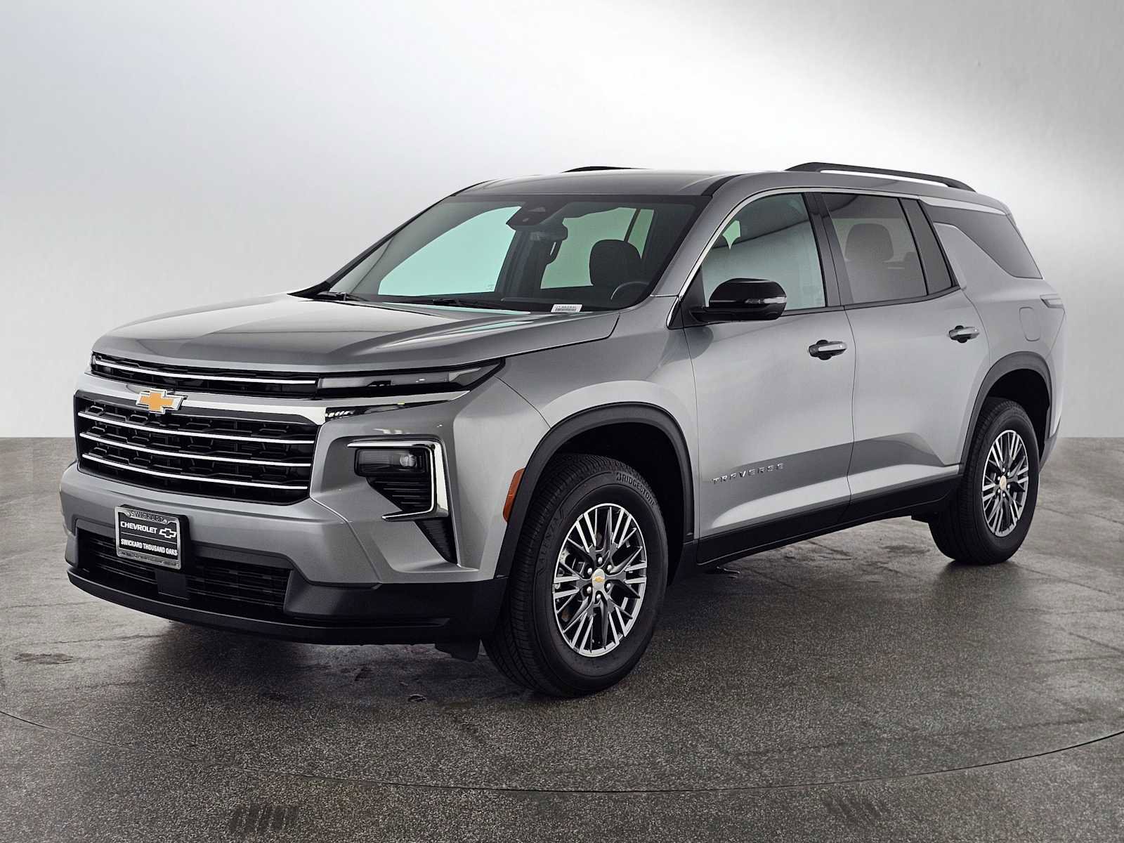 Used 2026 Chevrolet Traverse LT FWD image 7