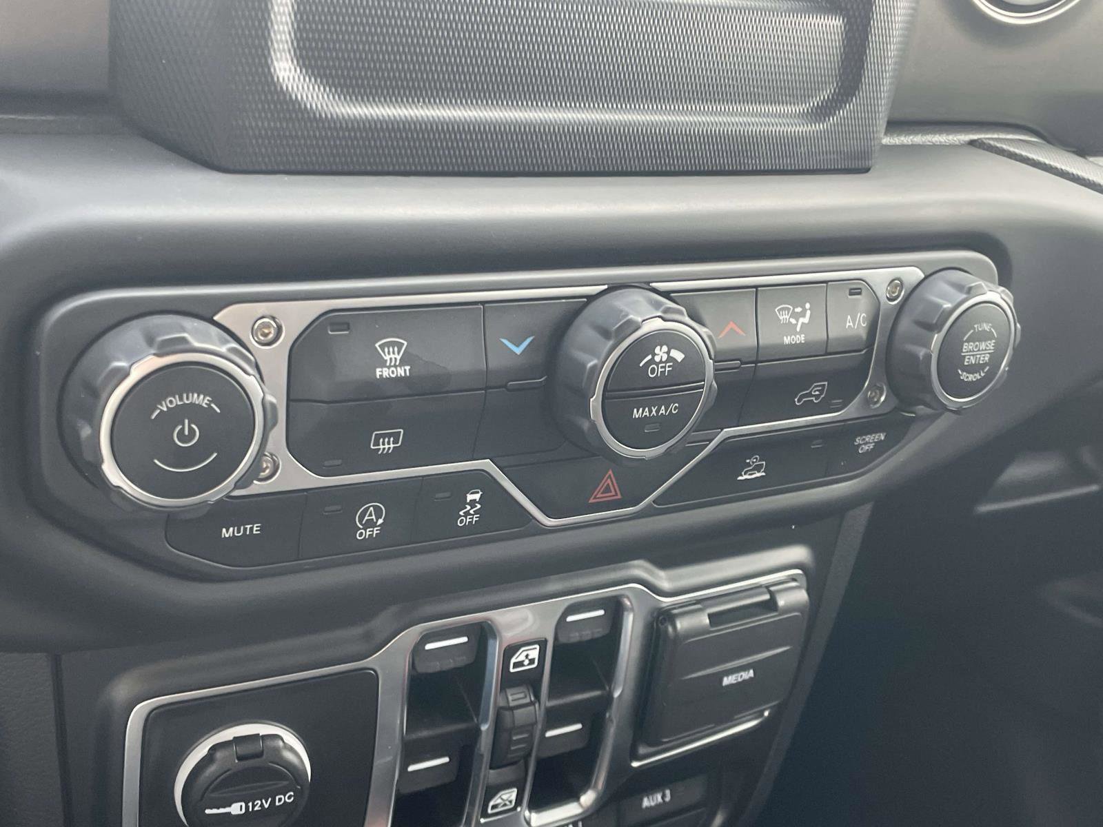 Used 2023 Jeep Gladiator Sport image 12