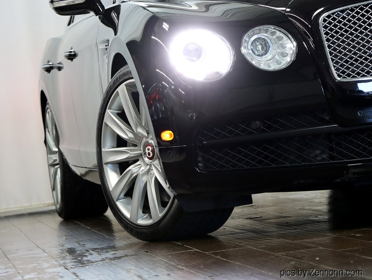 Used 2018 Bentley Flying Spur V8 image 5