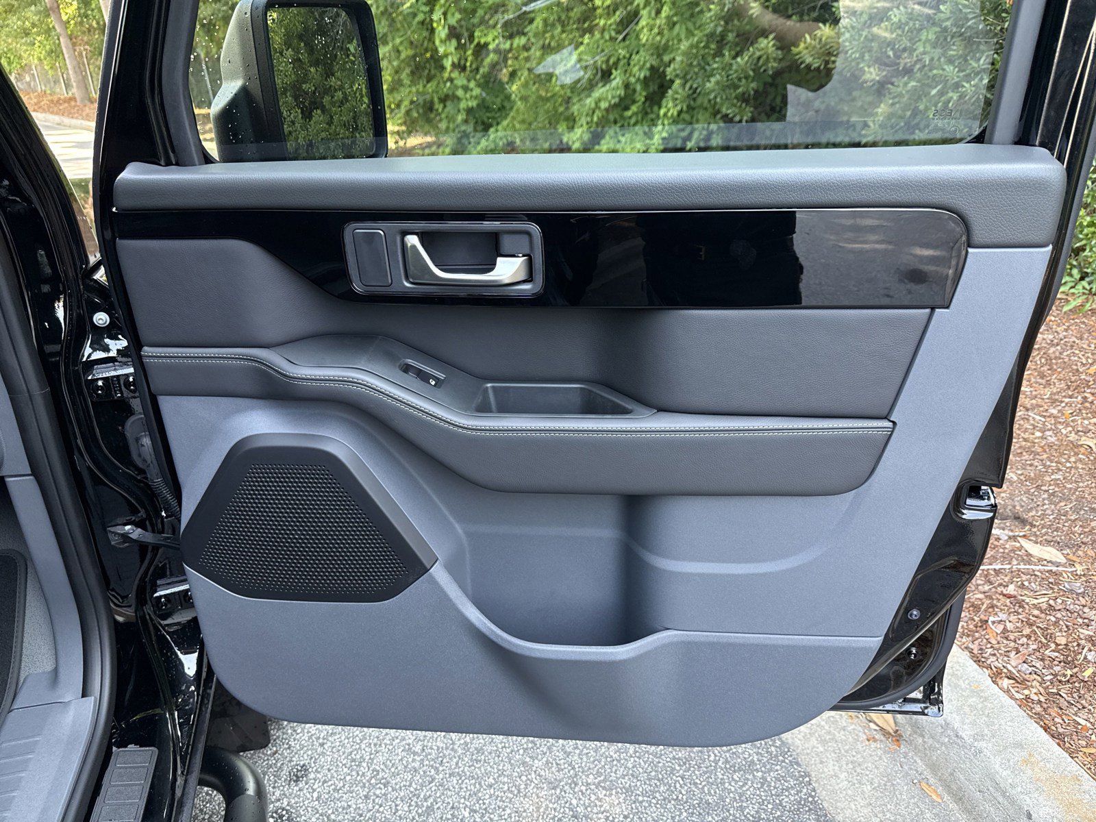 Used 2025 INEOS Grenadier Fieldmaster Edition image 36