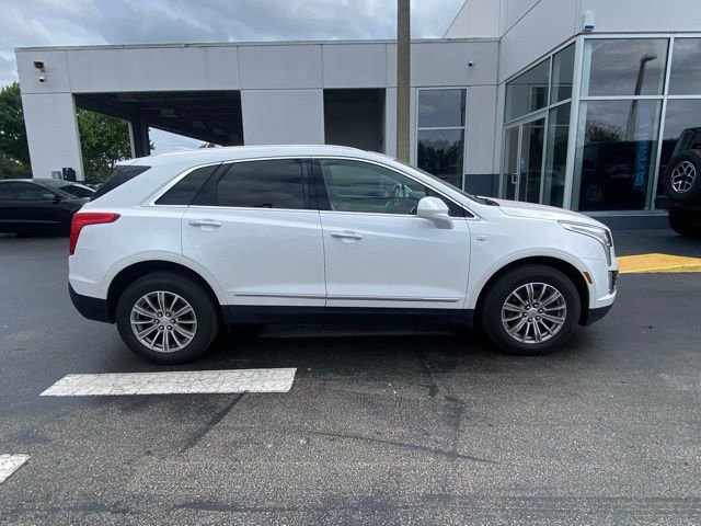 Used 2017 Cadillac XT5 Luxury w/ Driver Awareness Package image 11