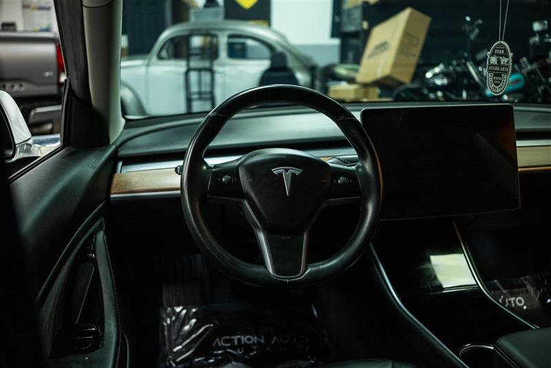 Used 2018 Tesla Model 3 Long Range image 16