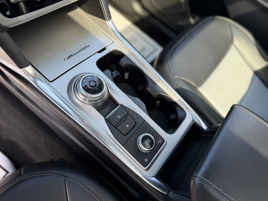 Used 2022 Ford Explorer XLT w/ Equipment Group 202A image 15