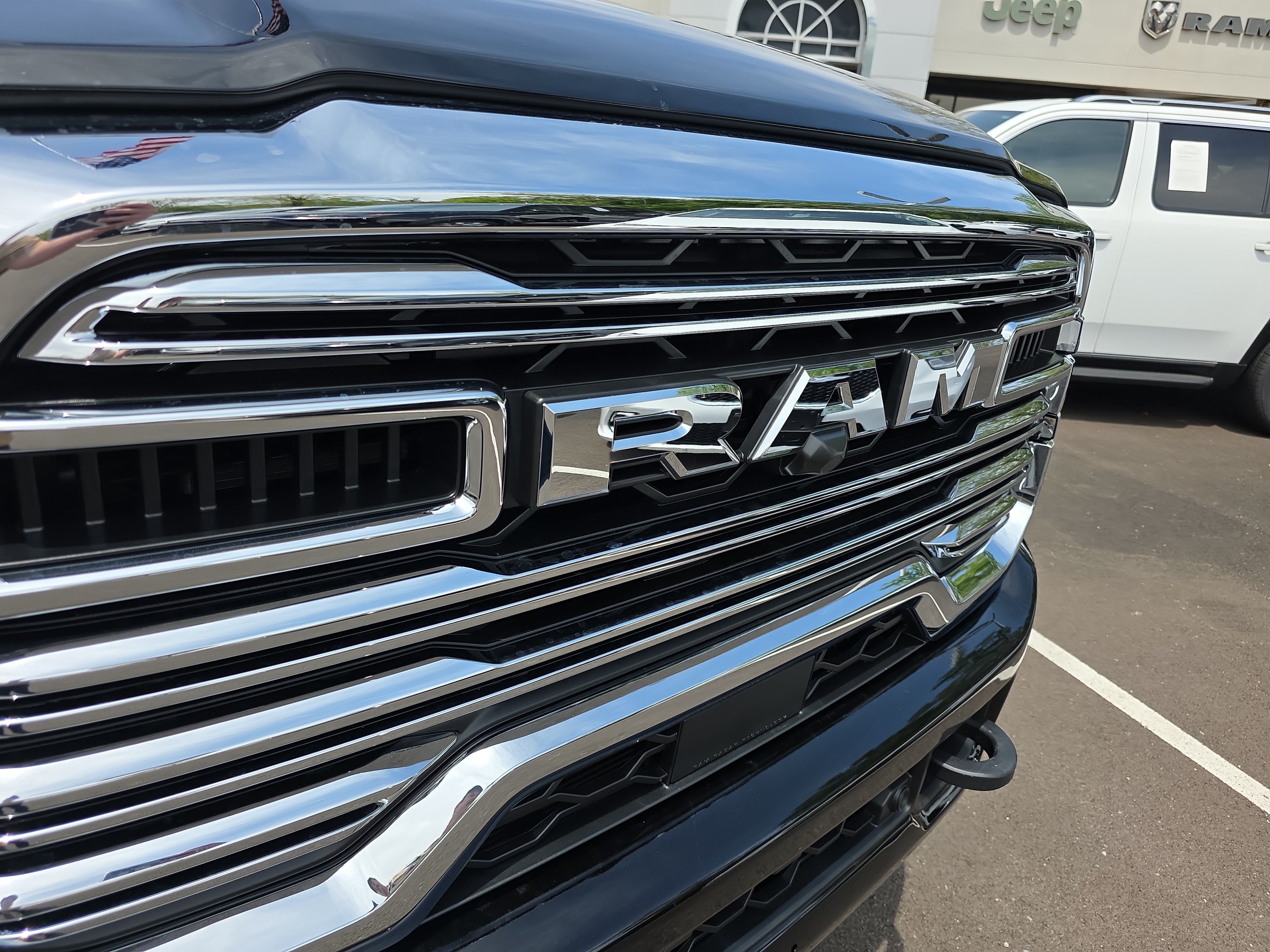 New 2026 RAM 5500 4x4 Crew Cab w/ Laramie Trim Package image 29