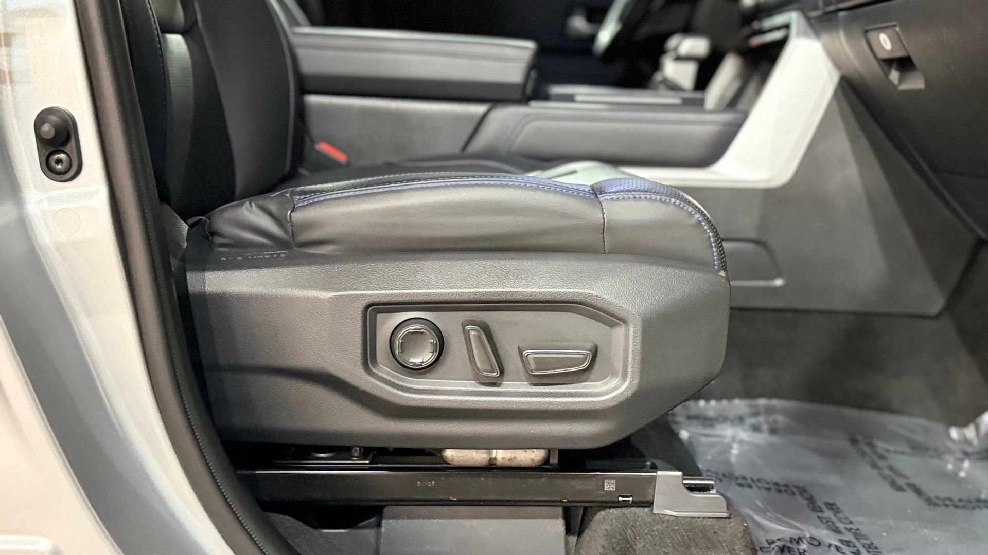 Used 2023 Toyota Sequoia Platinum image 55