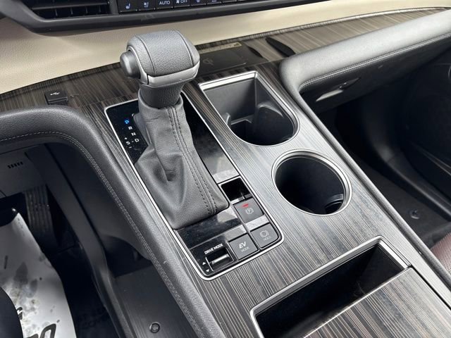 Used 2023 Toyota Sienna Platinum image 22