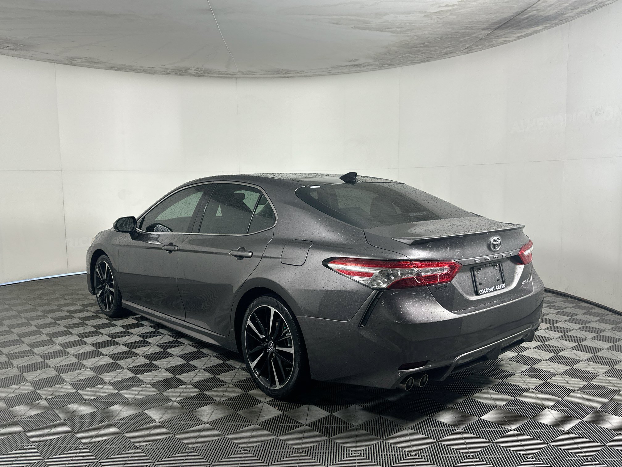 Used 2020 Toyota Camry XSE FWD image 5