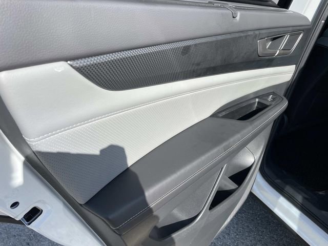 Used 2025 Volkswagen Atlas Cross Sport SEL R-Line image 22