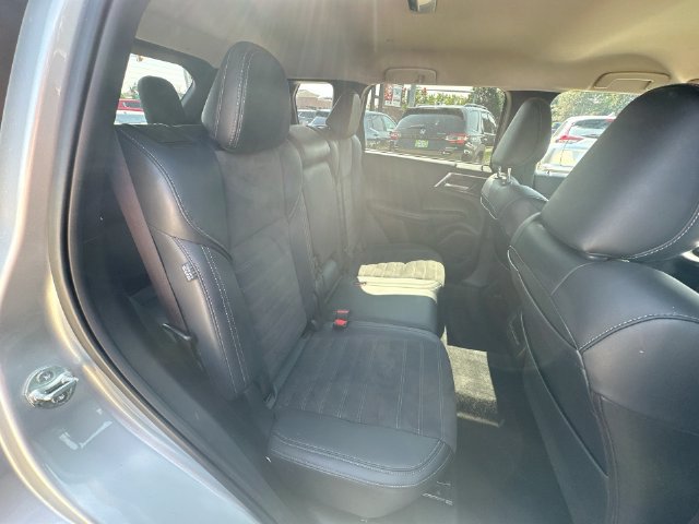 Used 2024 Mitsubishi Outlander SE AWD/4WD image 30