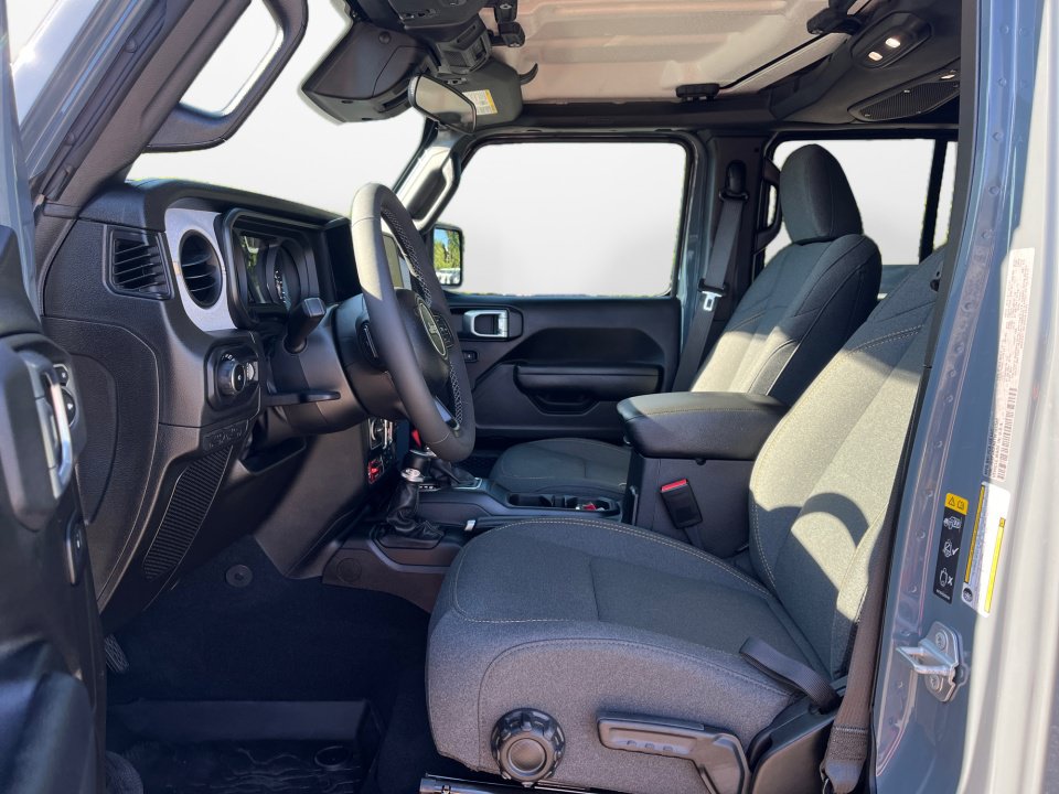 Used 2026 Jeep Wrangler Unlimited Sport AWD/4WD image 11