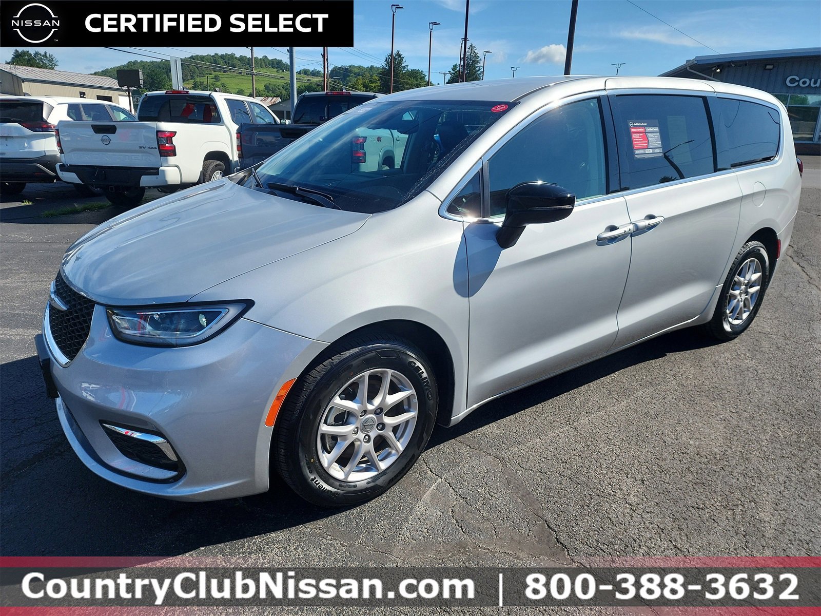 Used 2024 Chrysler Pacifica Touring-L image 4