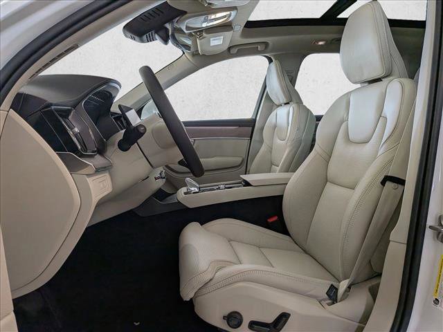 New 2026 Volvo XC90 T8 Ultra w/ Protection Package Premier AWD/4WD image 4
