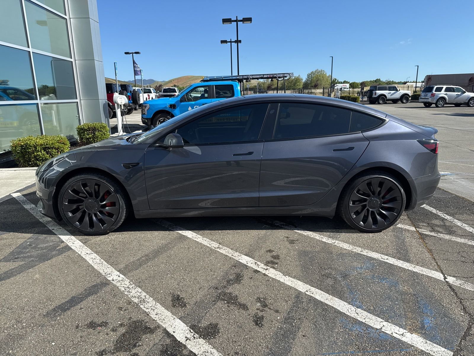 Used 2023 Tesla Model 3 Performance image 2