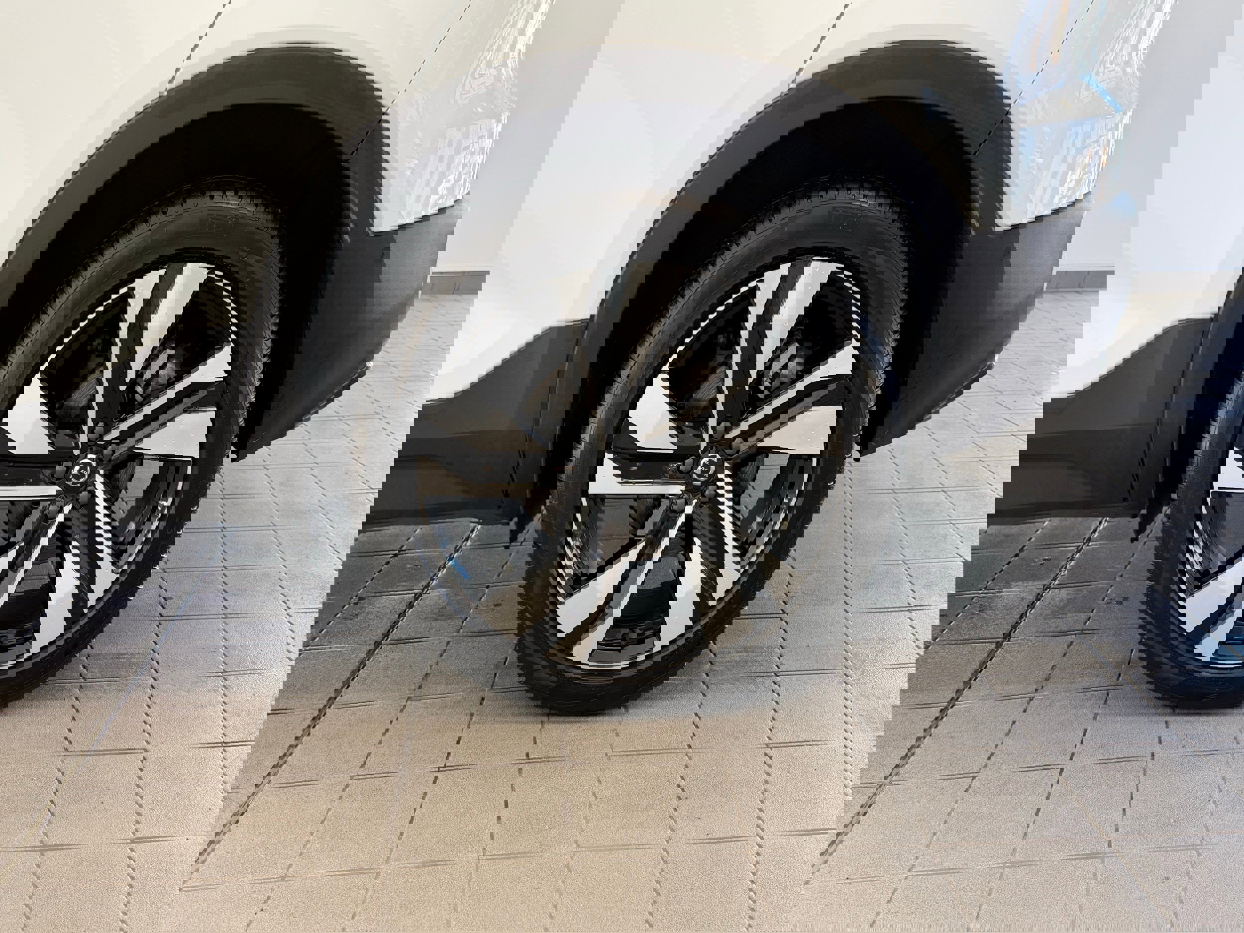 Certified 2025 Volvo XC40 B5 Plus image 11