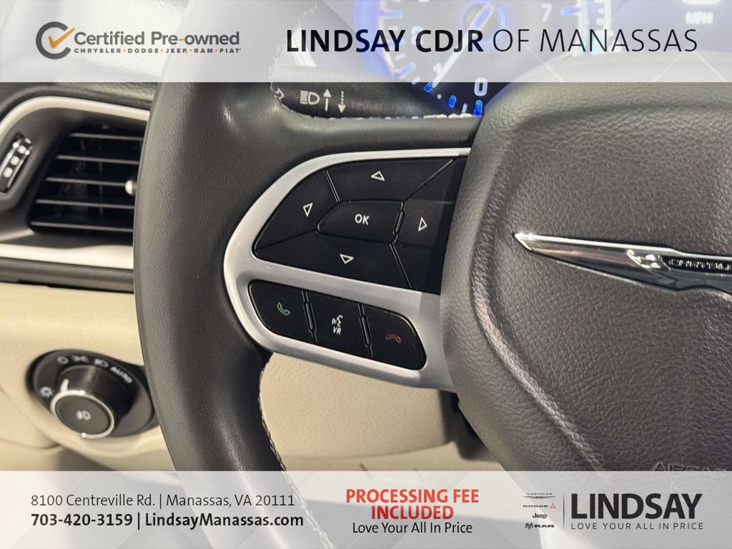Used 2023 Chrysler Pacifica Touring-L FWD image 31