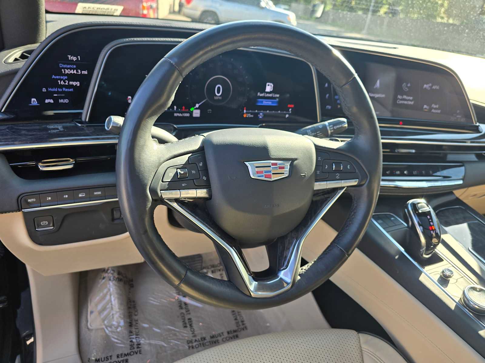Used 2022 Cadillac Escalade Premium Luxury AWD/4WD image 22