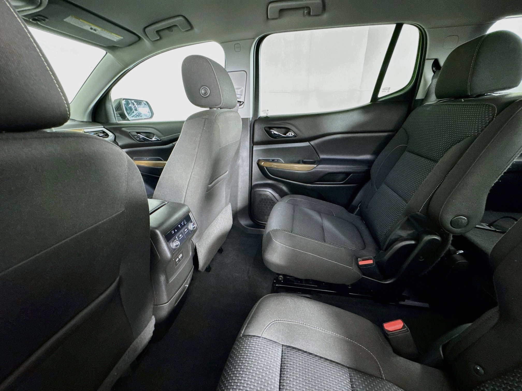 Used 2021 GMC Acadia SLE w/ Elevation Edition FWD image 23