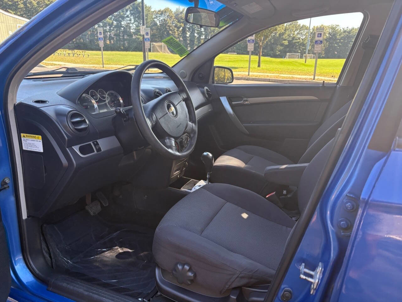 Used 2009 Chevrolet Aveo LT w/ Power and Convenience Package image 15