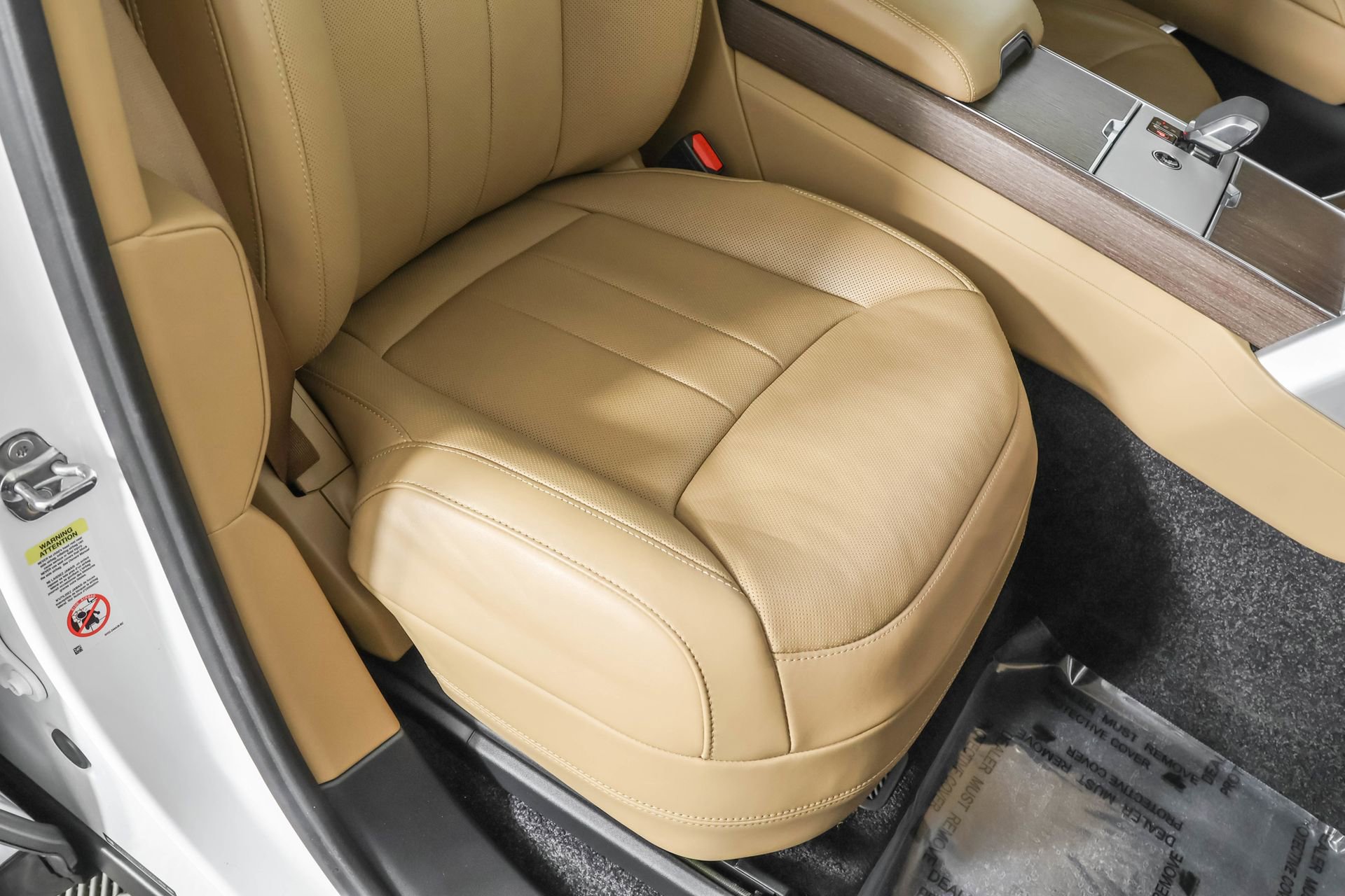 Used 2024 Land Rover Range Rover Long Wheelbase SE image 50