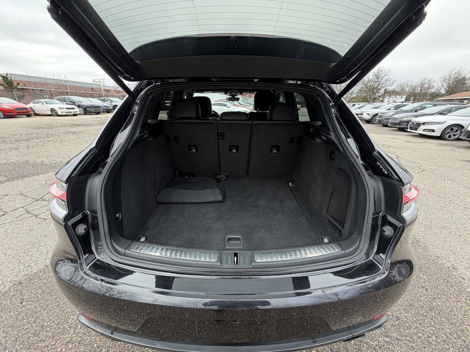 Used 2021 Porsche Macan GTS AWD/4WD image 28